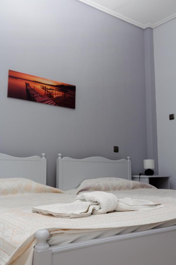 Finikas Hotel Larissa Bagian luar foto