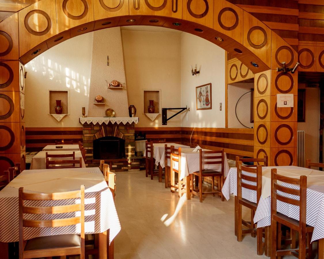Finikas Hotel Larissa Bagian luar foto